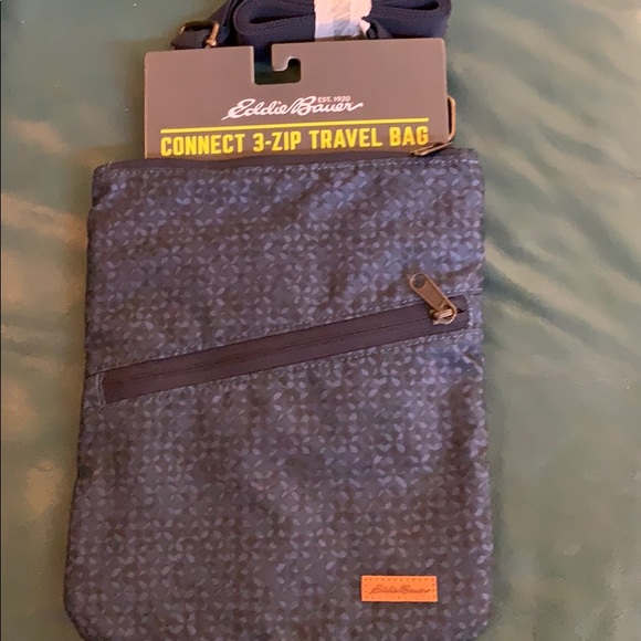 Eddie Bauer Other - Eddie Bauer Connect 3-zip Travel bag